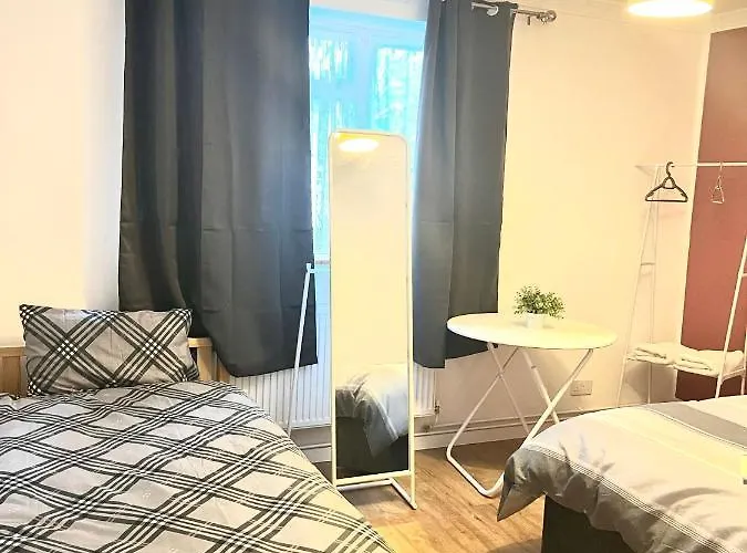 Large Room With Two Bed In Central London