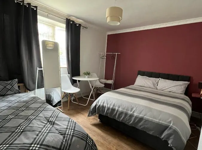 Large Room With Two Bed In Central London