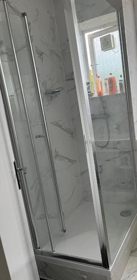 Large With Two Bed In * Londen